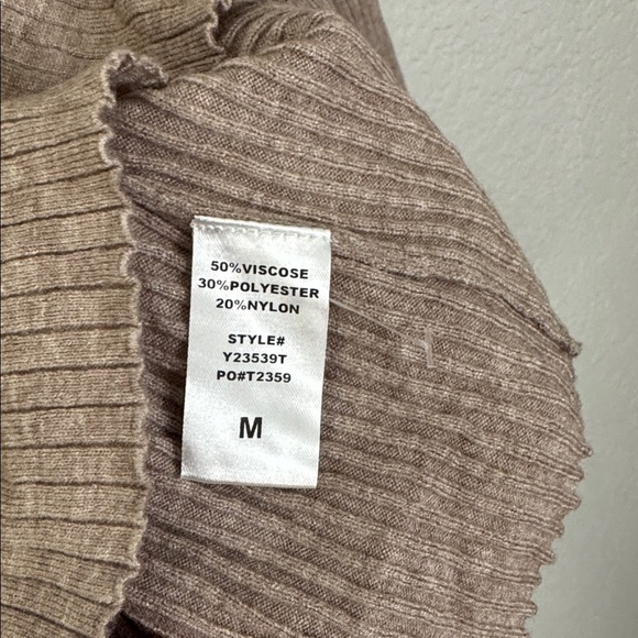 Tuckernuck Oat Hendrix Henley Size M Ribbed Normcore Minimalist Quiet Luxury - Picture 5 of 7